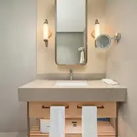 Ghid de amenajare a băii în stil minimalist cu buget redus