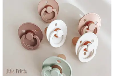 Suzeta 0 luni Bibs și articole speciale pentru copii, de la Little Prints