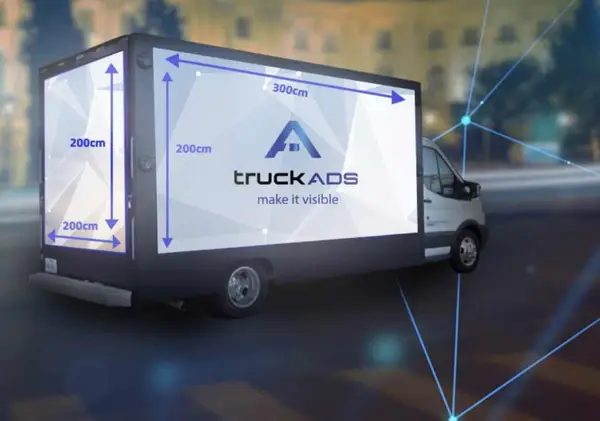 Publicitate digitală în mișcare: camionul LED vs. panourile LCD