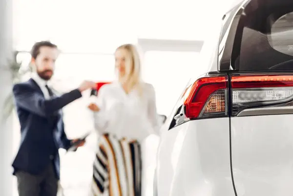 De ce să închiriezi o mașină electrică înainte de a cumpăra una?
