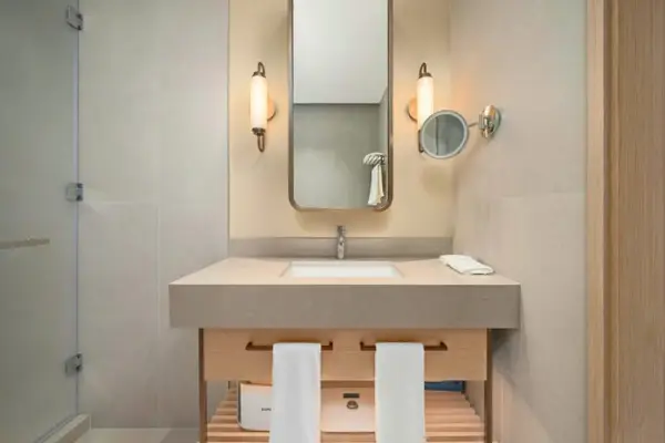 Ghid de amenajare a băii în stil minimalist cu buget redus