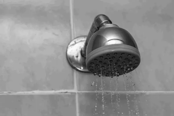 Alegerea materialelor în baie rezistente la coroziune și umiditate
